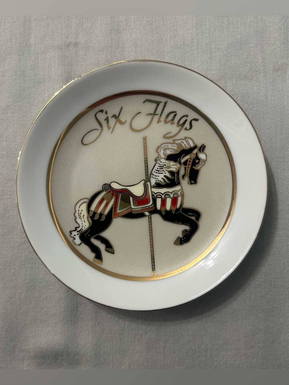 Vintage Six Flags Carousel Horse Mini Souvenir Wall Plate Gold Rim Made in Japan